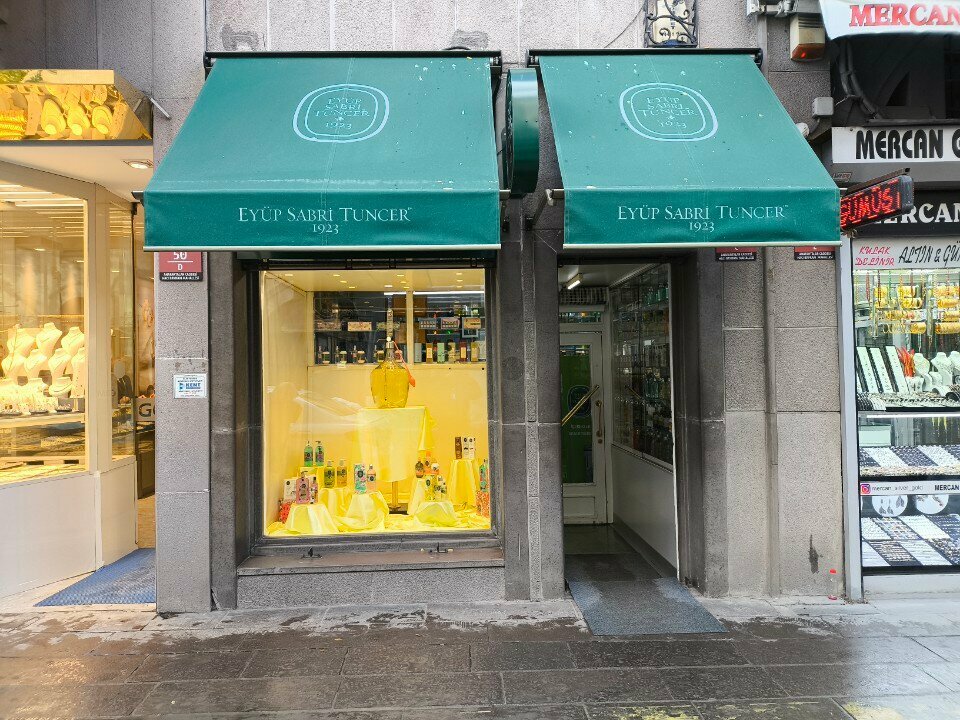 Perfume and cosmetics shop Eyüp Sabri Tuncer Ulus Mağaza, Ankara, photo
