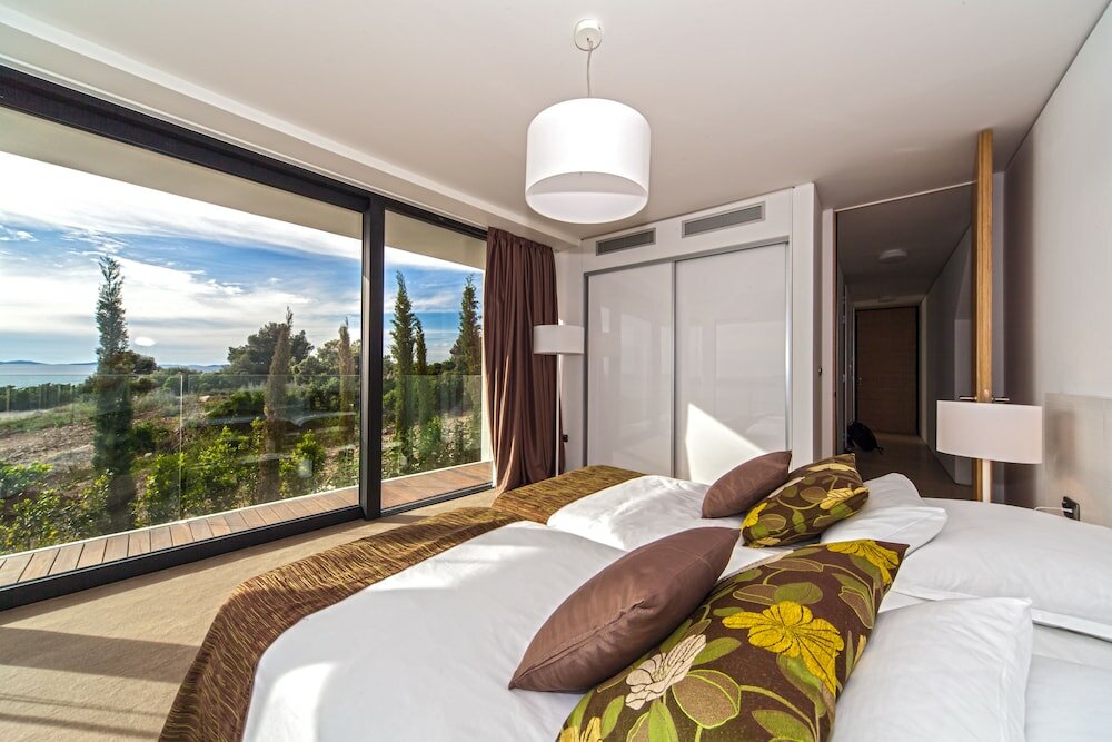 Фото Golden Rays Luxury Apartments