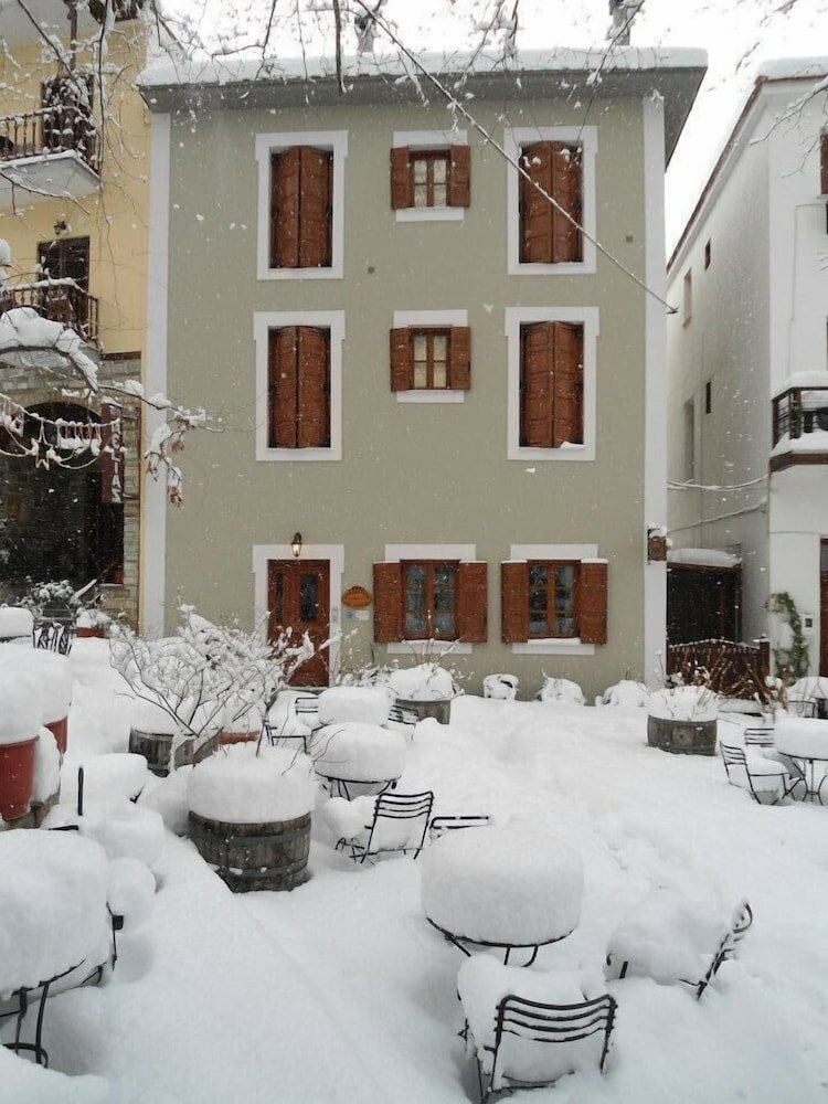 Фото отеля 2