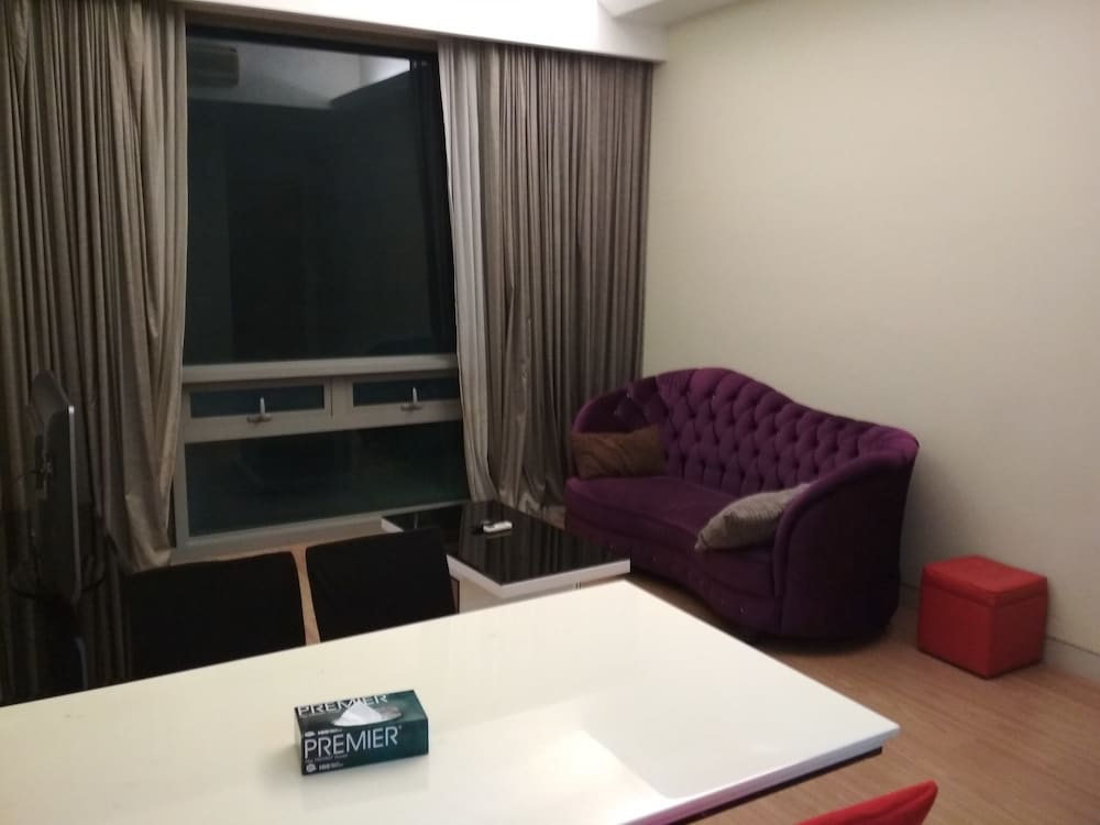 Фото Queens Service Suite at Swiss Garden Residences