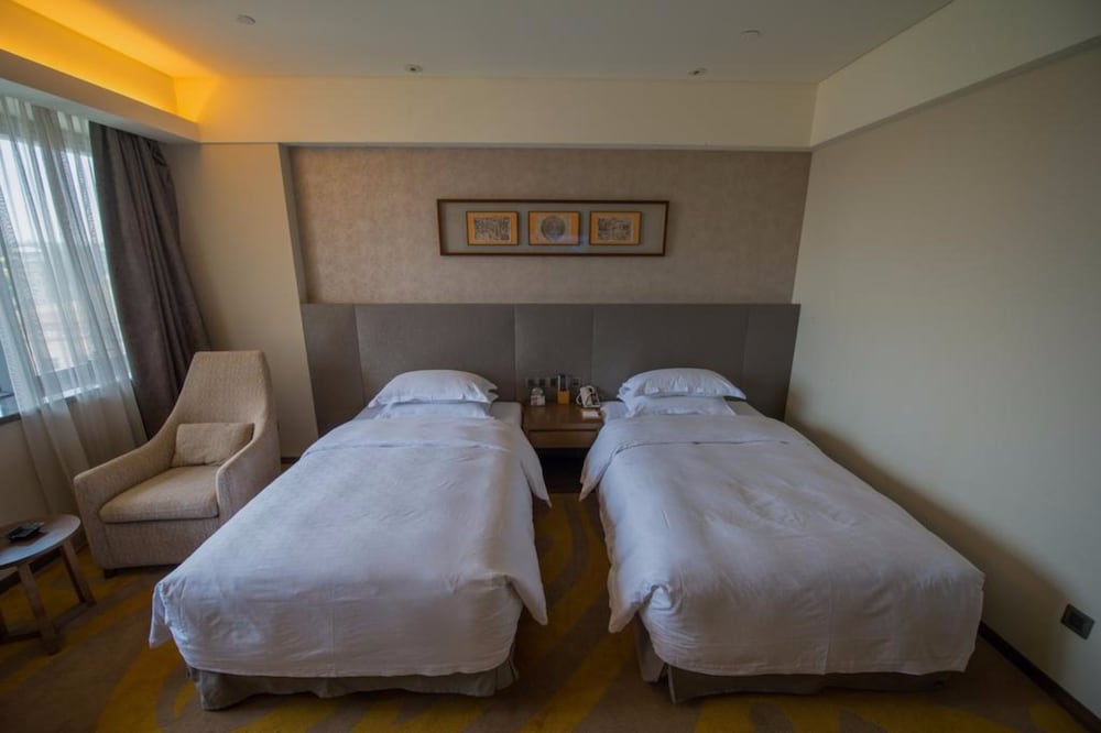 Фото Maya Gleetour Hotel Wuhan