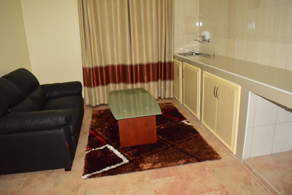 Фото Latitude 1 Serviced Suites