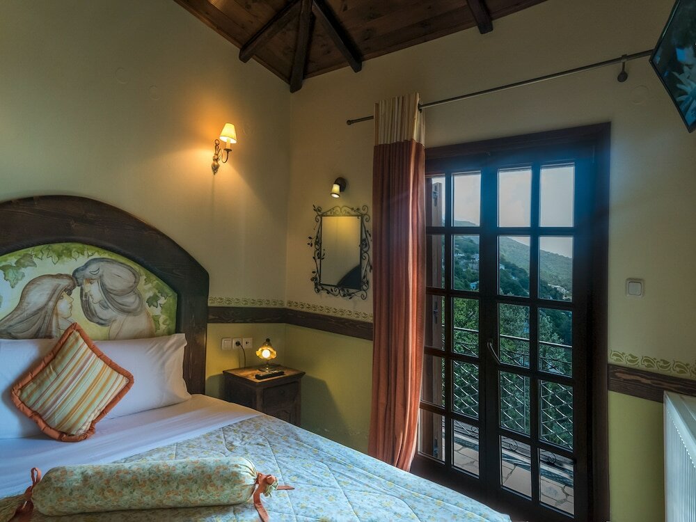 Фото To Stefani tis Makrinas