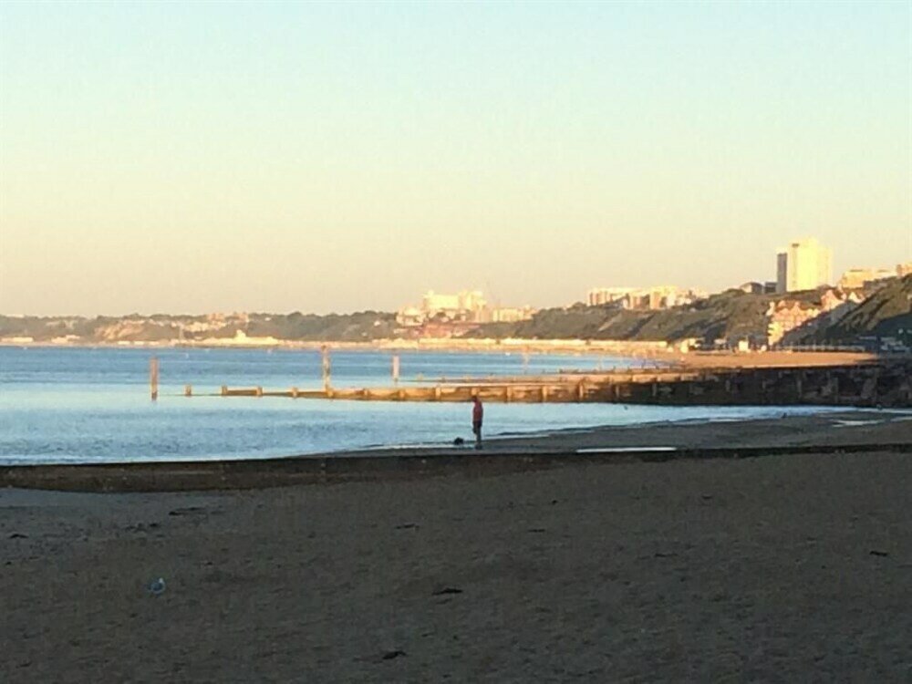 Фото Southern Breeze Lodge