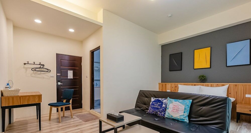 Фото Black House