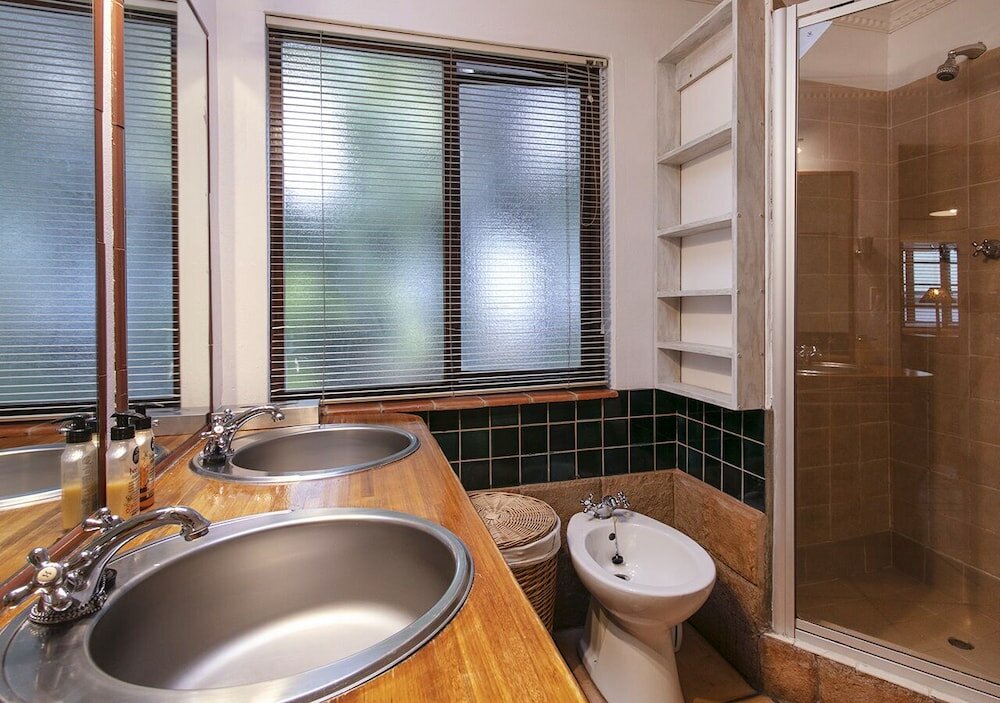 Фото Waterkloof Apartments