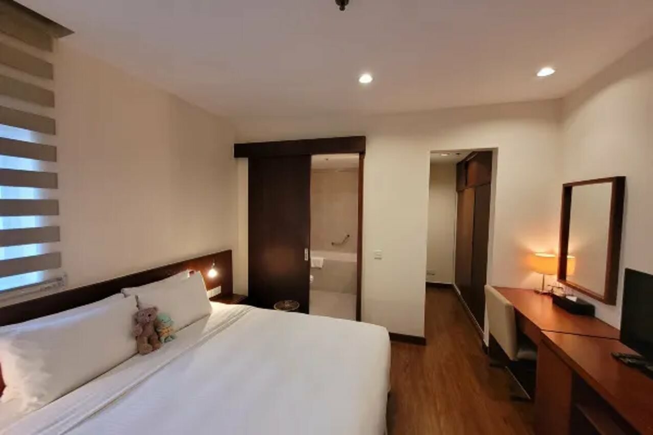 Фото Somerset West Lake Hanoi