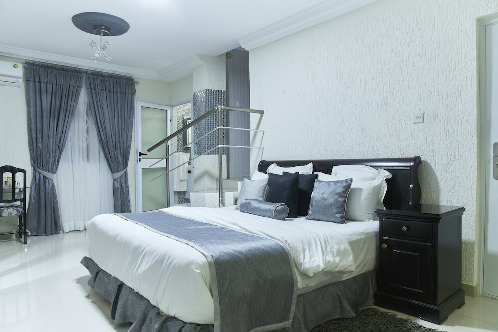 Фото The Ritzz Exclusive Guest House