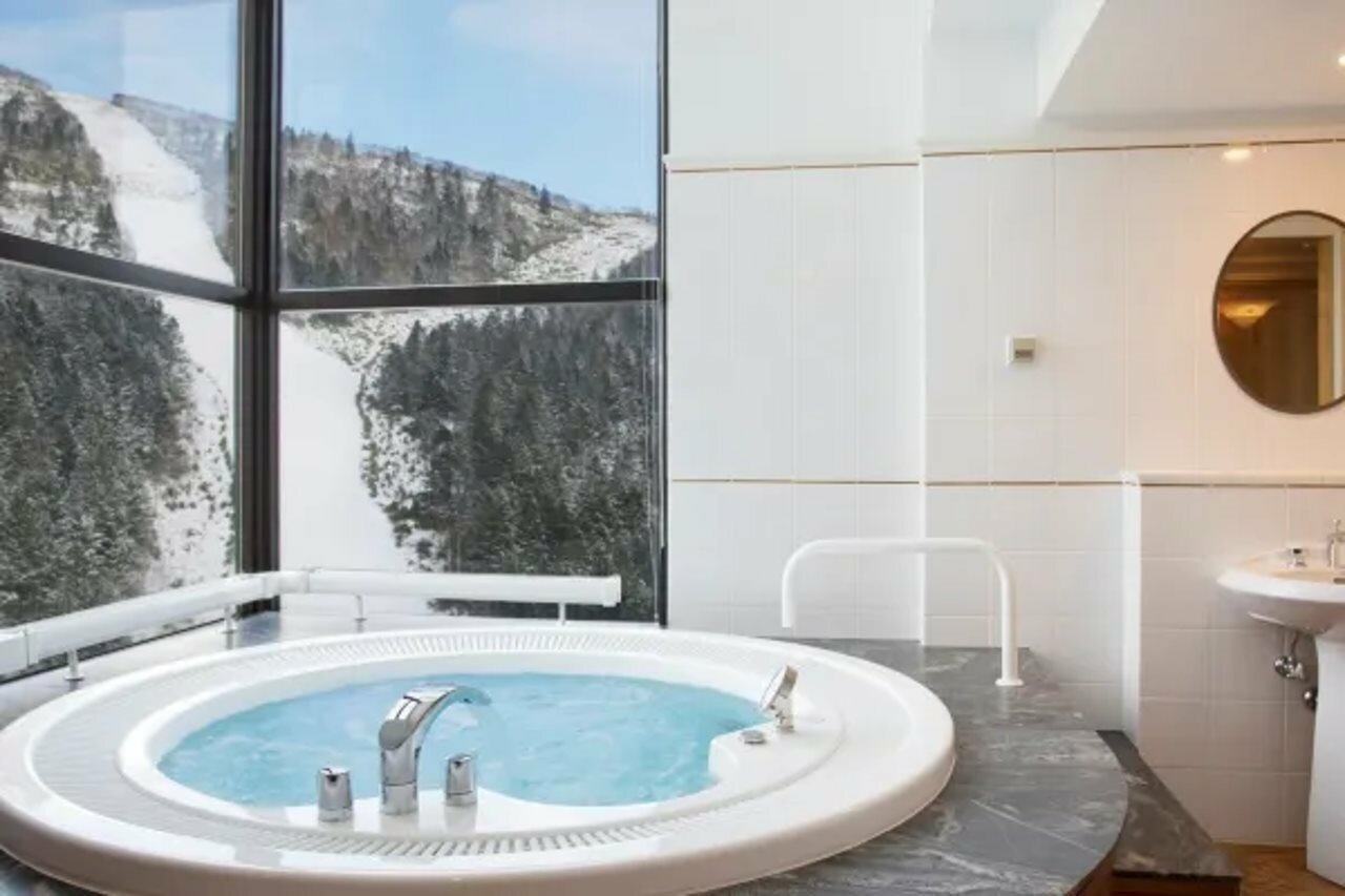 Фото Hoshino Resorts Tomamu The Tower