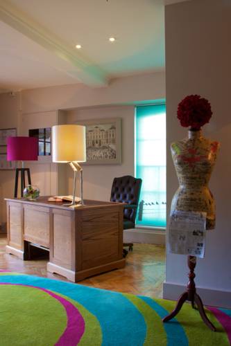 Фото The Feathers Hotel