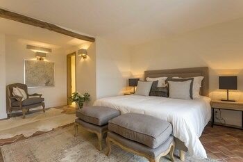 Гостиница Mougins Luxury Retreats в Мужене