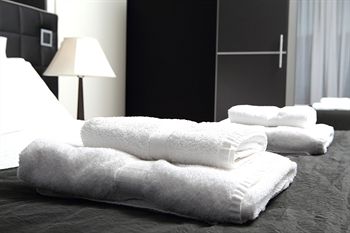 Фото The Queen Luxury Apartments - Villa Medici