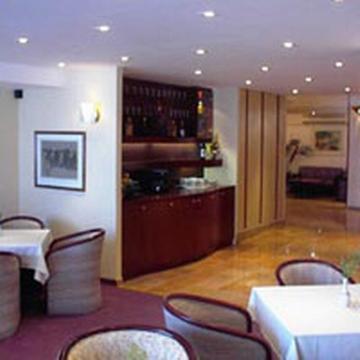 Фото Best Western Regency Suites Hotel