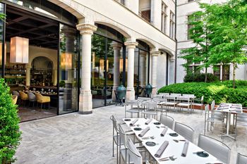 Фото Hotel The Fourth