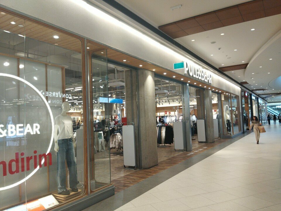 Clothing store Pull&Bear, Istanbul, photo
