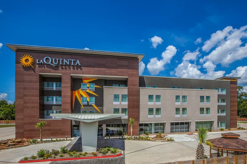 Гостиница La Quinta Inn & Suites by Wyndham Houston East at Sheldon Rd