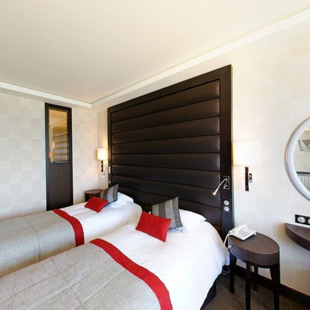 Фото Grand Hôtel Des Thermes