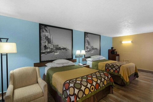 Внешний вид отеля Super 8 by Wyndham Bradenton Sarasota Area в Бредентоне, фото 3