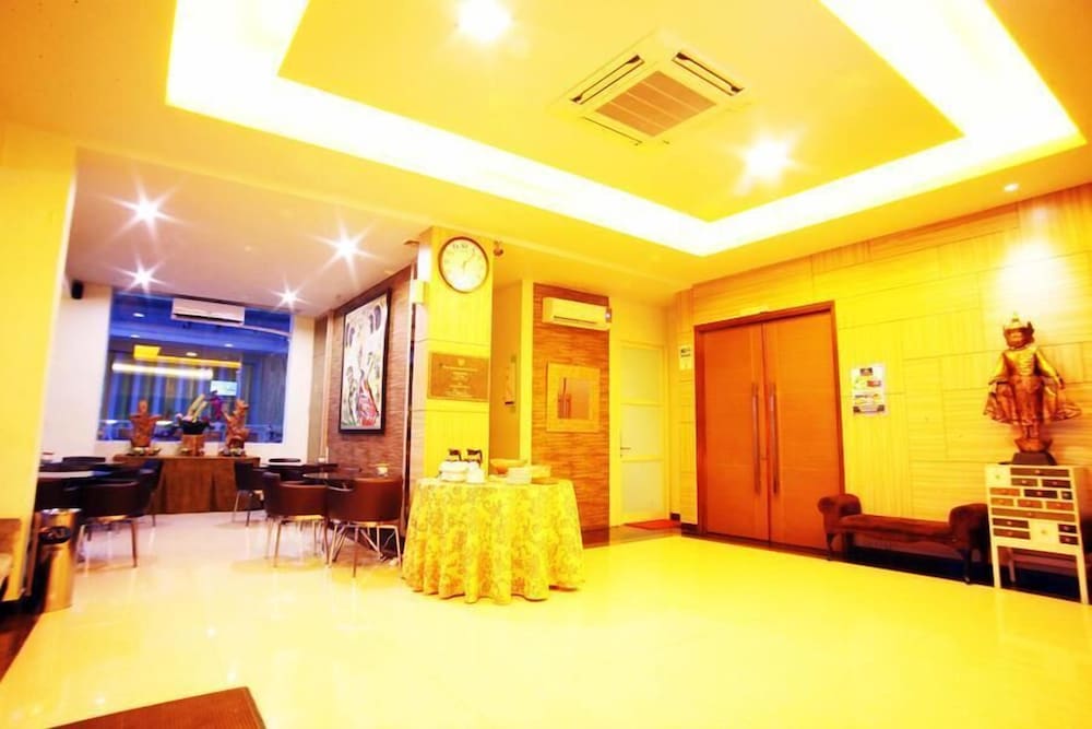 Фото Avira Hotel Makassar