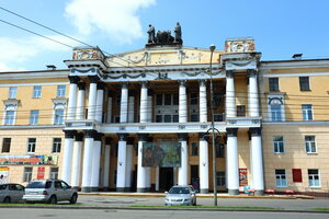 Garrison House of Officers of the Russian Army (Ussuriysk, Sovetskaya ulitsa, 31) ، دار الثقافة