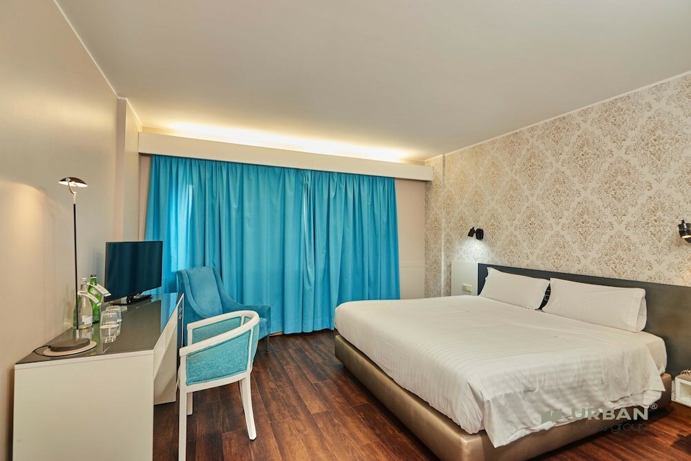 Фото Urban Hotel Amadeos