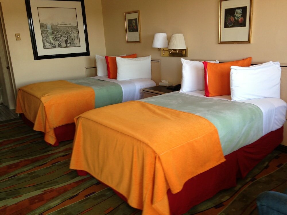 Фото Forest Hill Inn