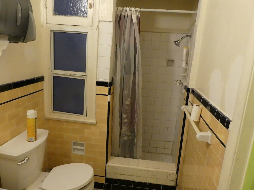 Фото Wilshire Orange Hotel