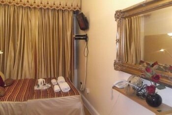 Фото ABC Hyde Park Hotel