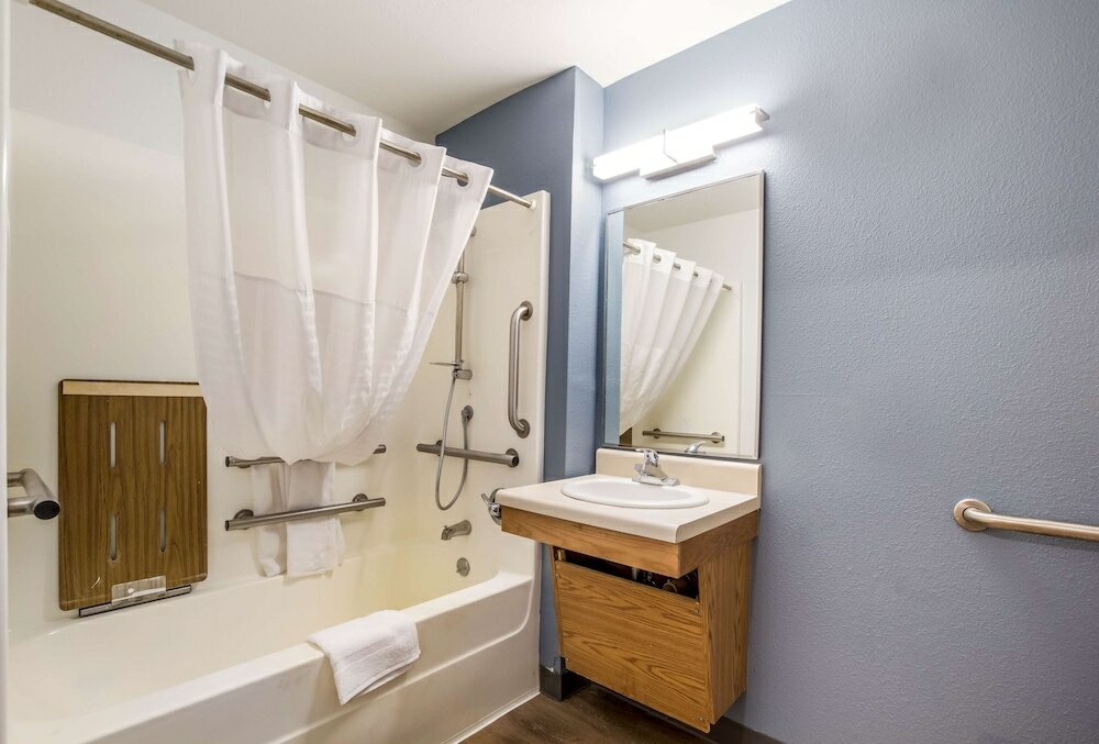 Фото WoodSpring Suites Indianapolis Lawrence