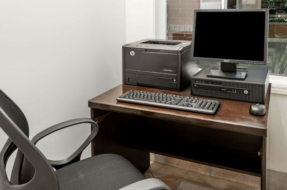 Фото Super 8 by Wyndham High River Ab