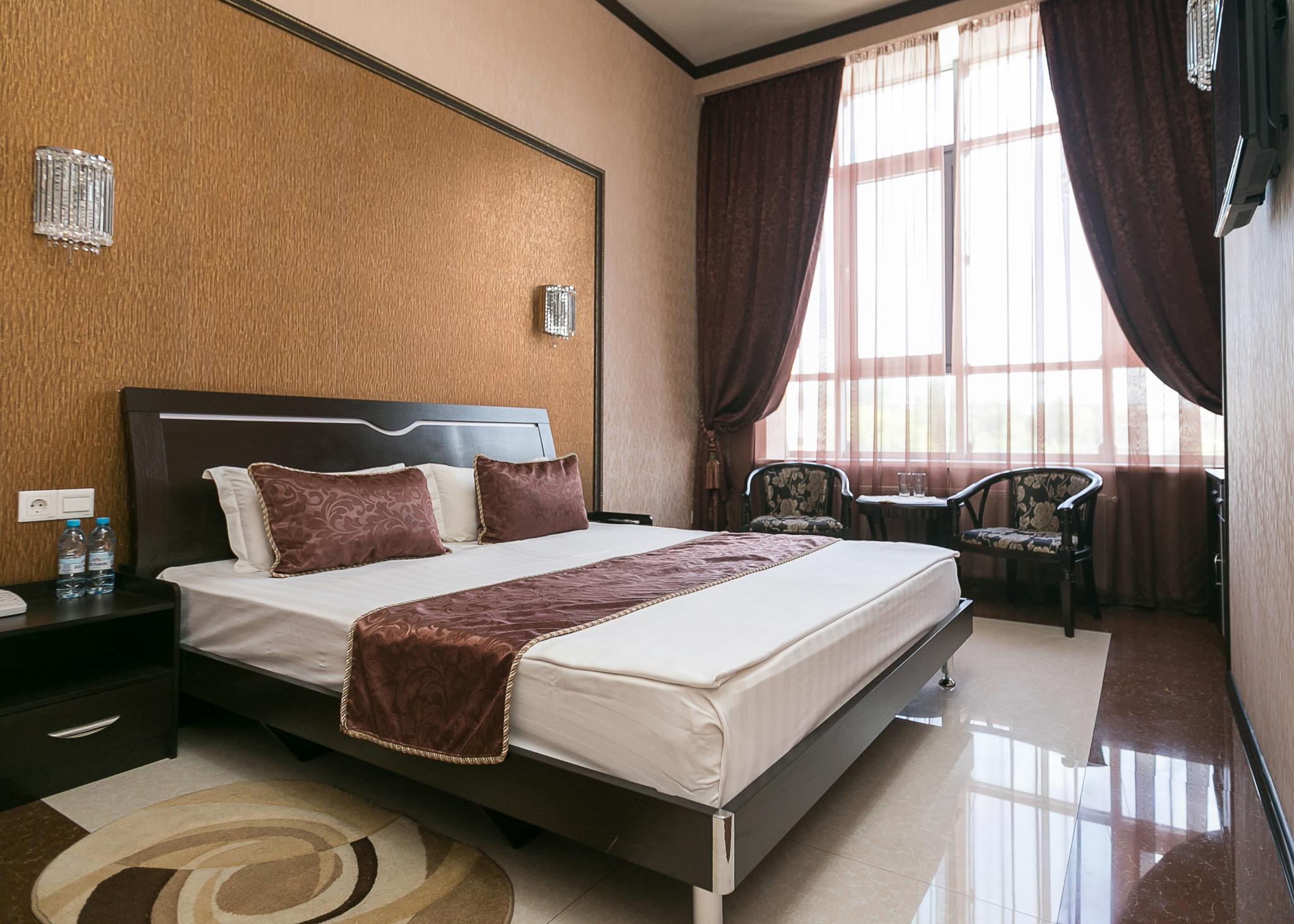 Фото Golden House