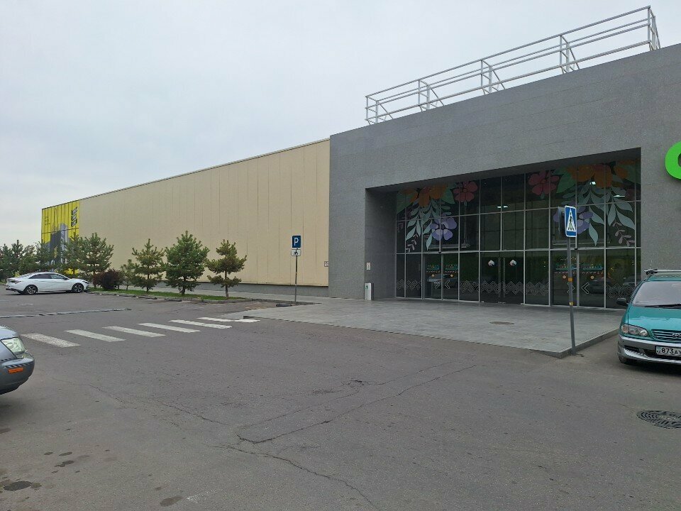 Outerwear shop Diva's, Almaty, photo