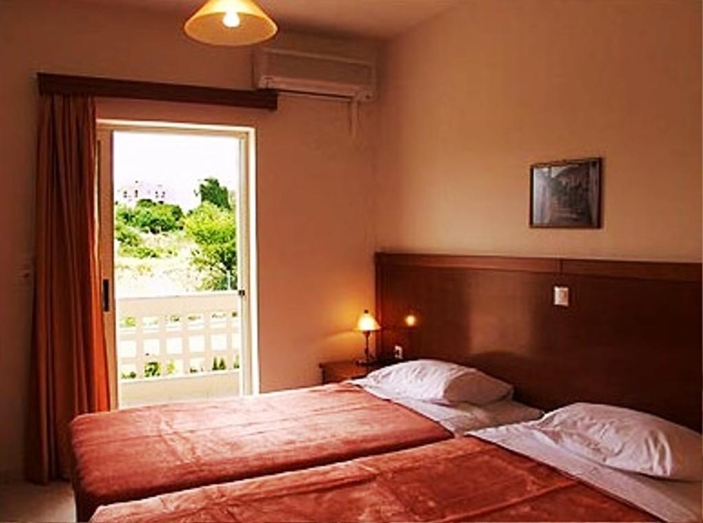 Фото Hiona Holiday Hotel