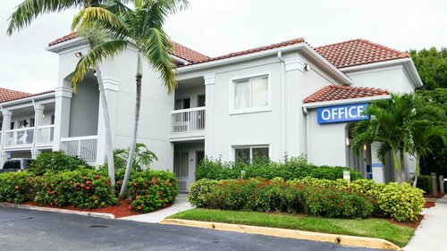 Гостиница Studio 6 West Palm Beach, Fl в Уэст-Палм-Бич
