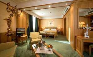 Grand Hotel Barone Di Sassj (Lombardy, Monza e Brianza, Monza, Sesto San Giovanni, Via V. Padovani), hotel