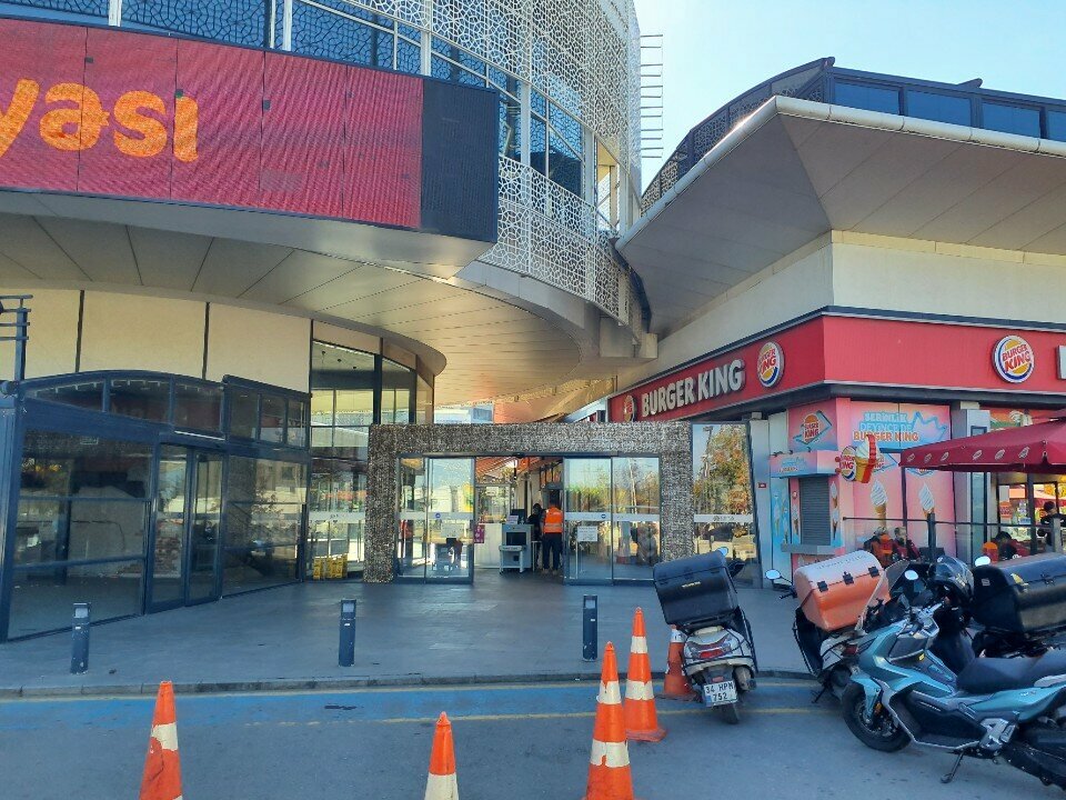 ATM Yapi Kredi, Istanbul, photo