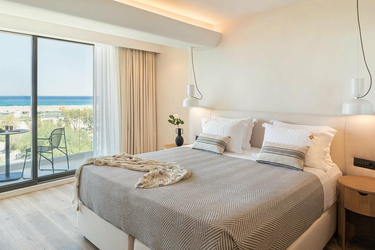 Фото Erato Seaside Hotel