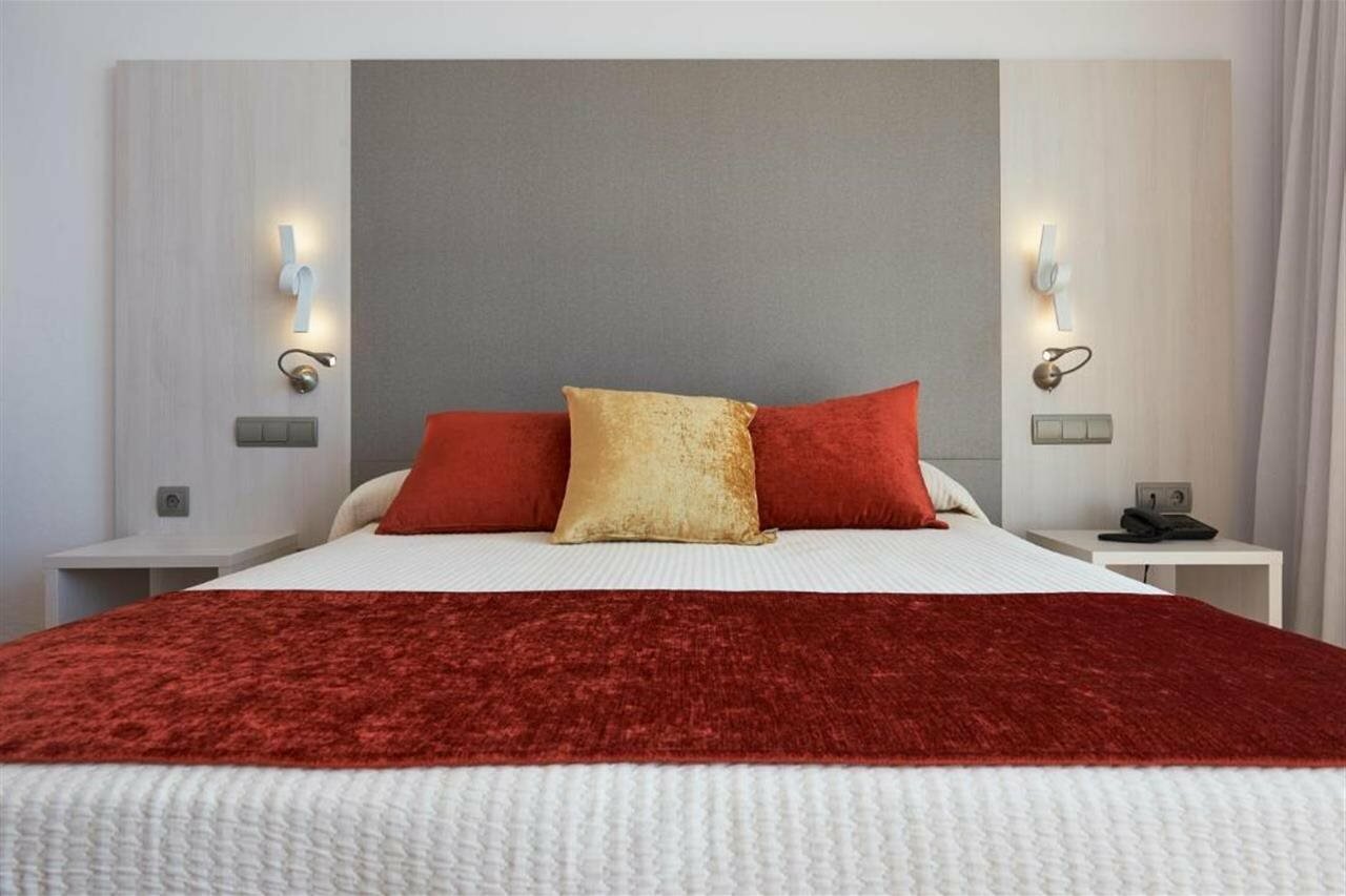 Фото Hotel Abrat