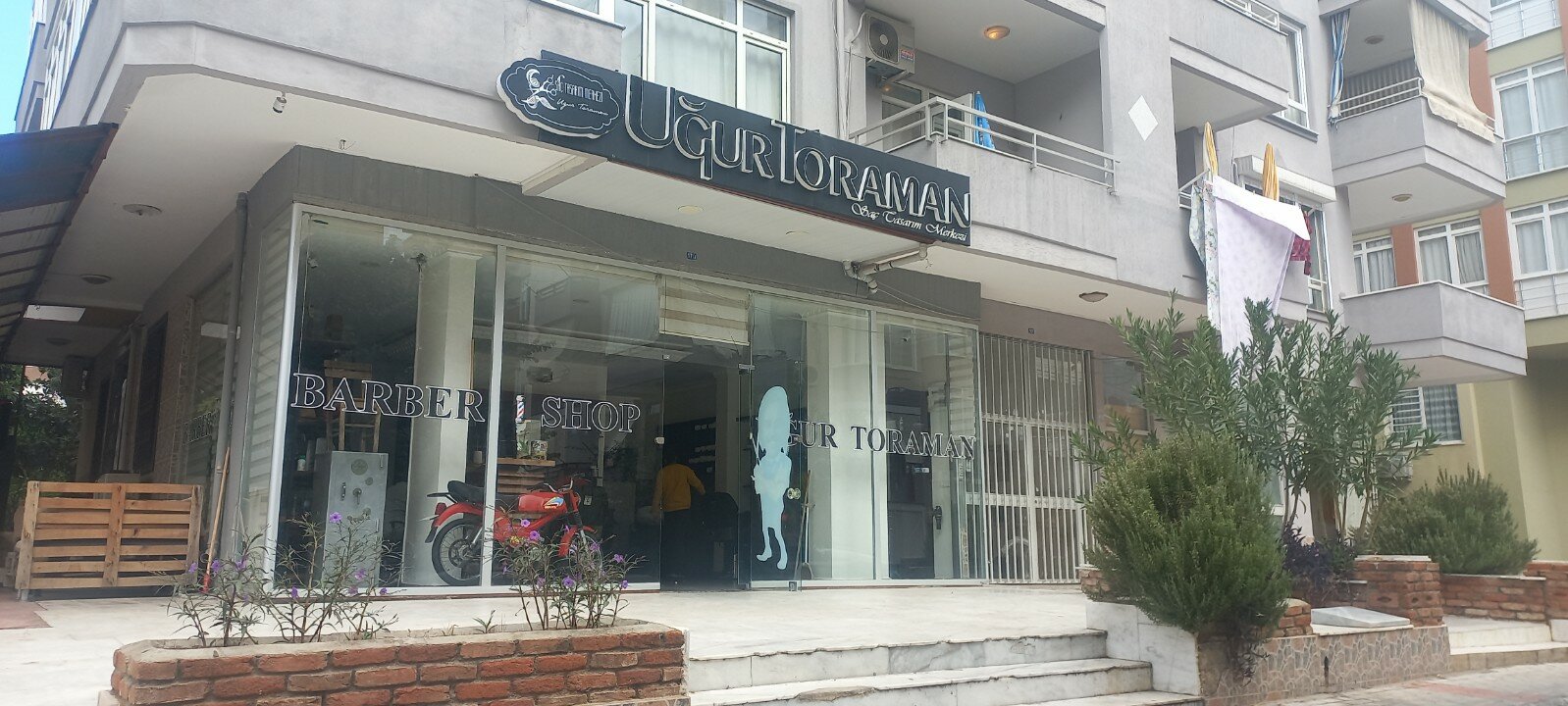 Uğur Toraman Saç Tasarım Merkezi
