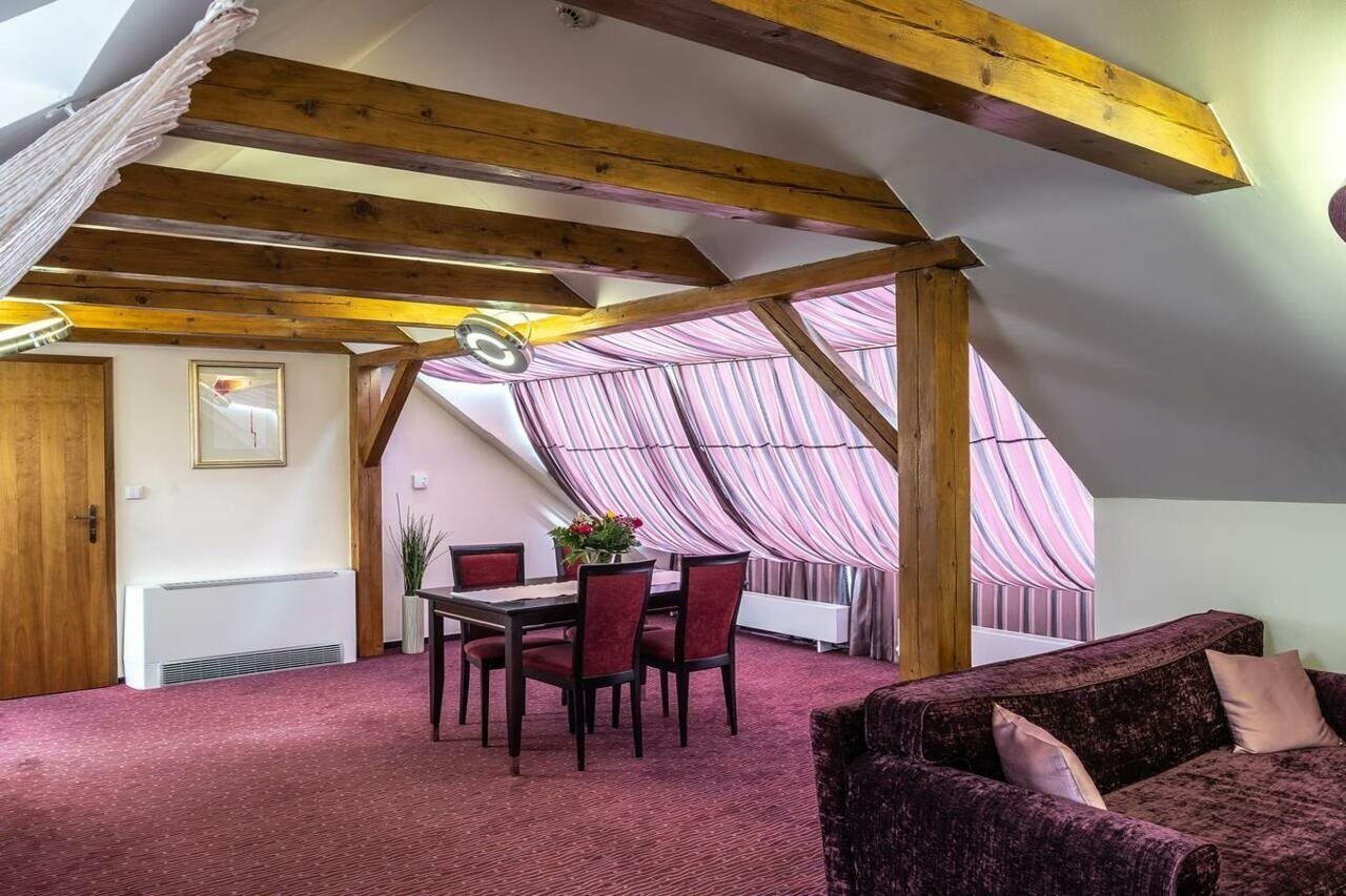 Фото Ea Embassy Prague Hotel