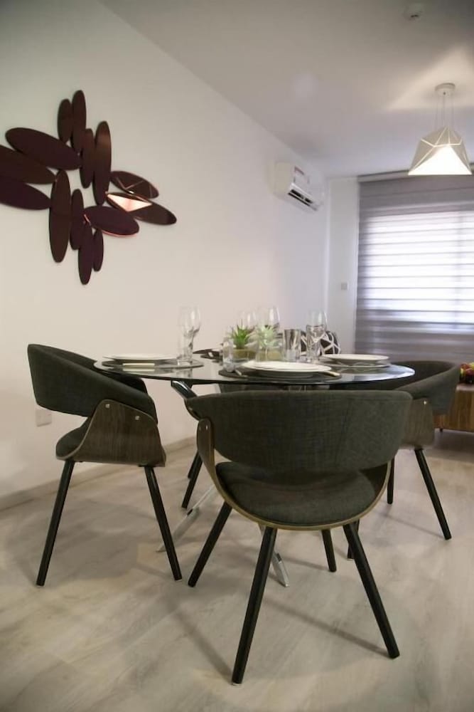 Фото Corina Suites and Apartments