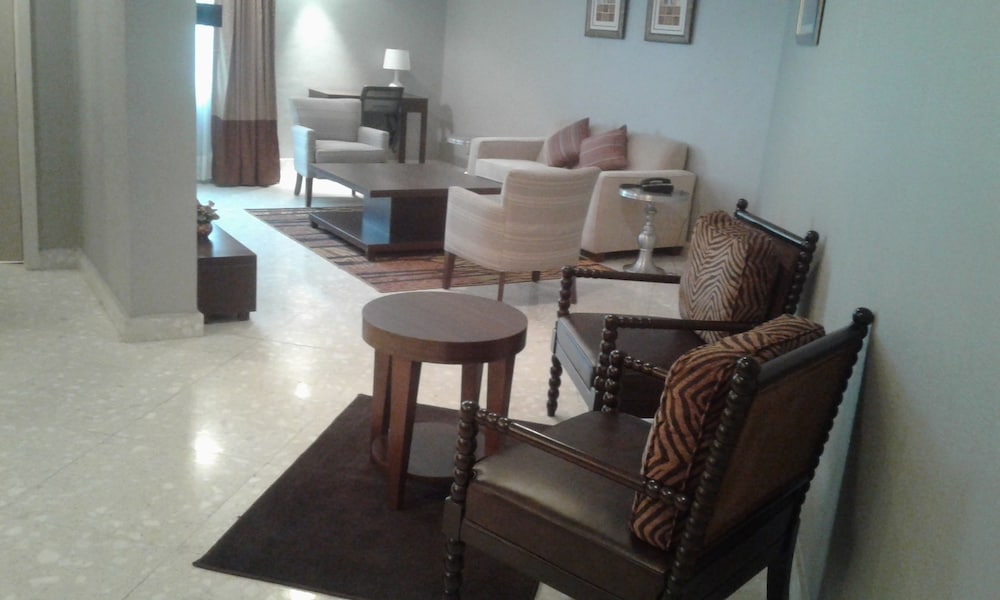 Фото Lakewood Luxury Apartment