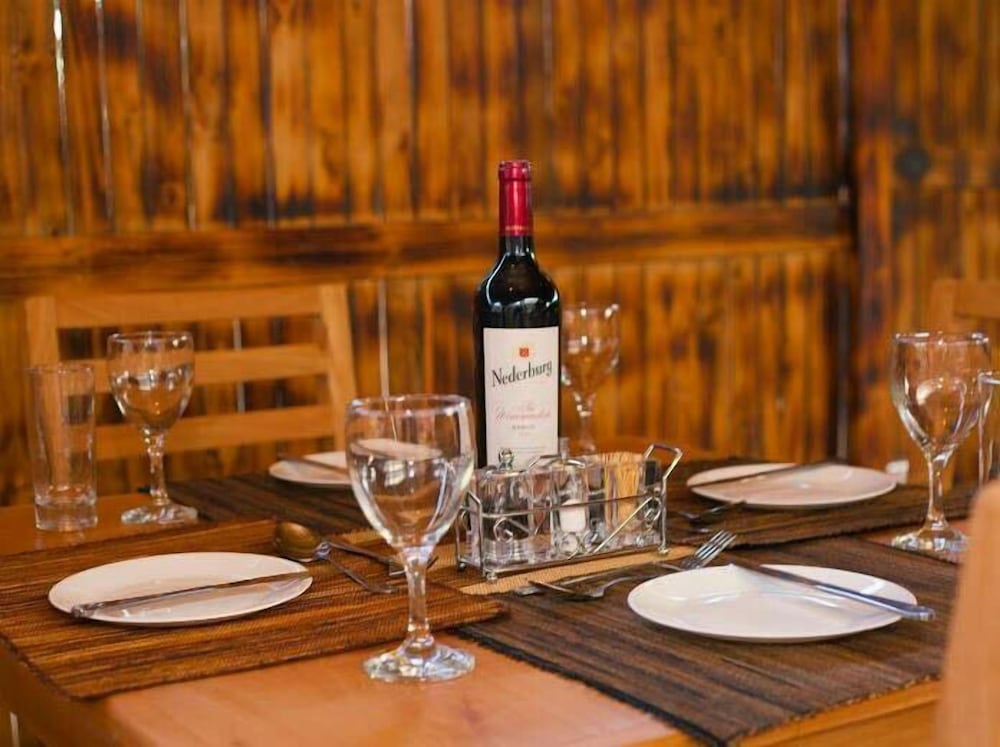 Фото The Hub Hotel