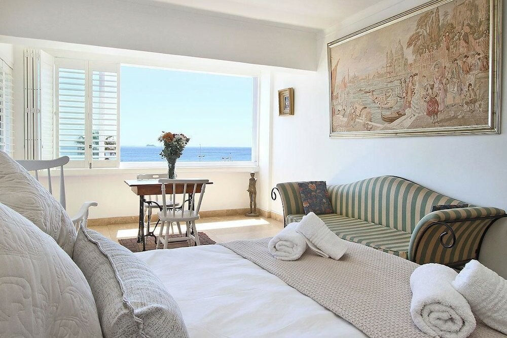 Фото Dolphin Bay II