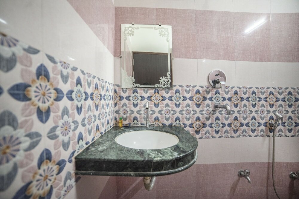 Фото Отель Yash Residency Assi Ghat