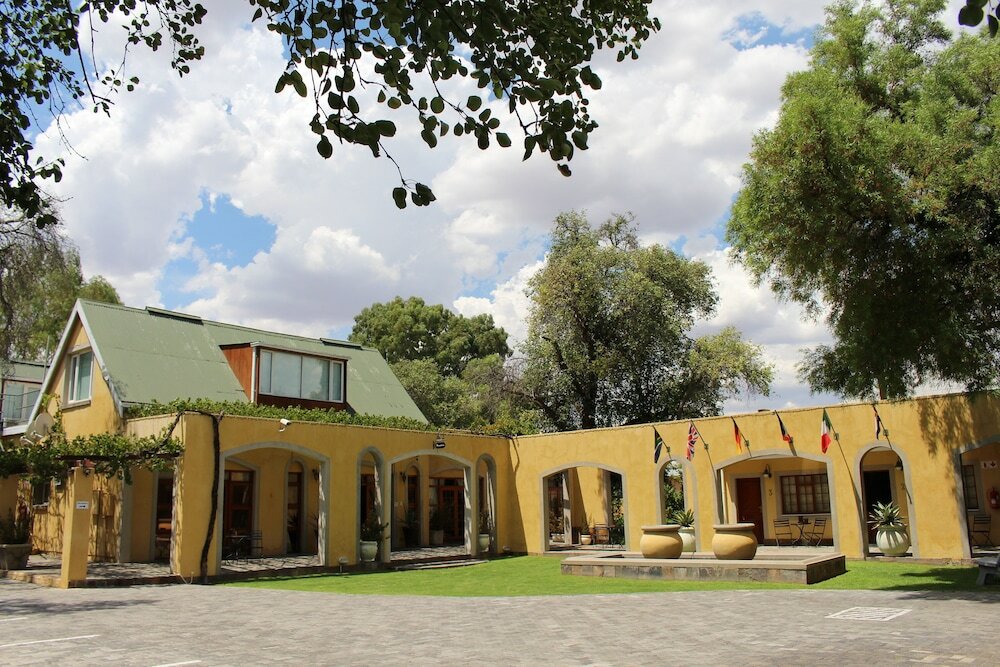 Фото отеля 1