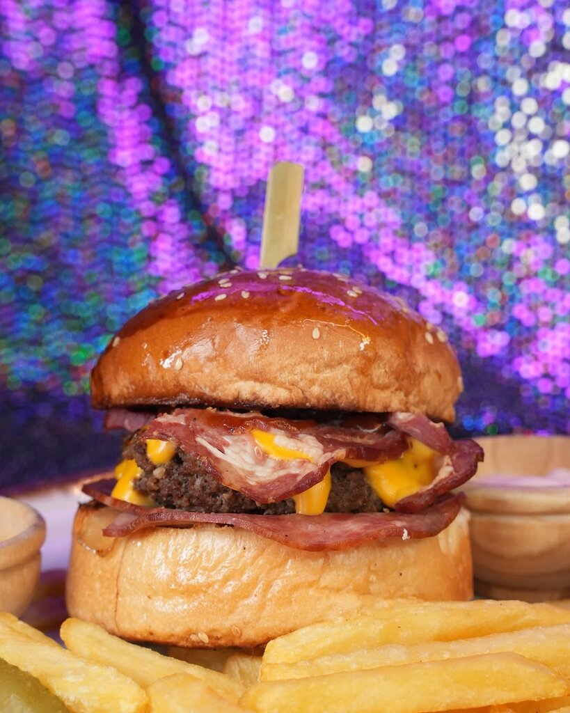 Bar, pub House of X IT is a Date!, Guzelbahce, photo