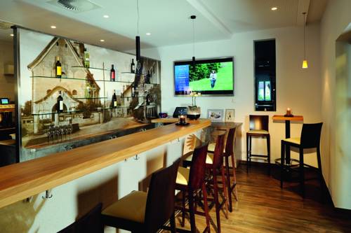 Фото Hotel Goldener Adler Wattens