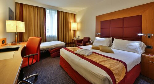 Гостиница Crowne Plaza Venice East