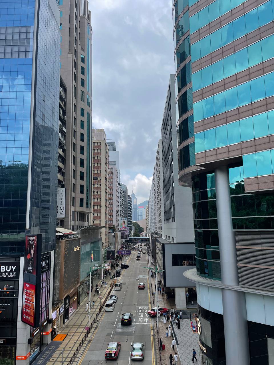 Фото The Royal Pacific Hotel and Towers